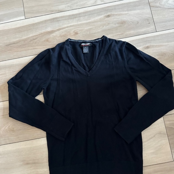 Costco Kirkland Black Pullover Sweater - Picture 2 of 6